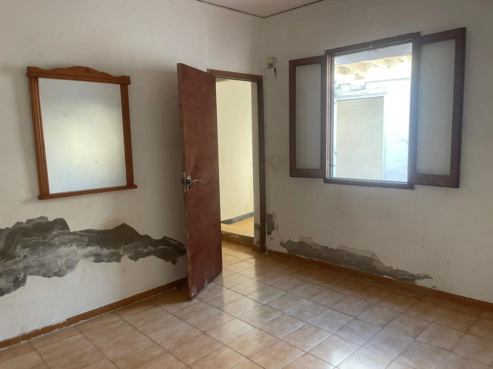 Casa de pueblo en el casco antiguo de Dénia – ¡Una inversión con gran potencial!
