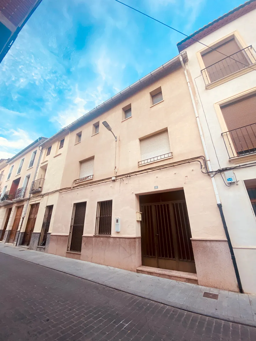Casa de pueblo en oferta en Pego.