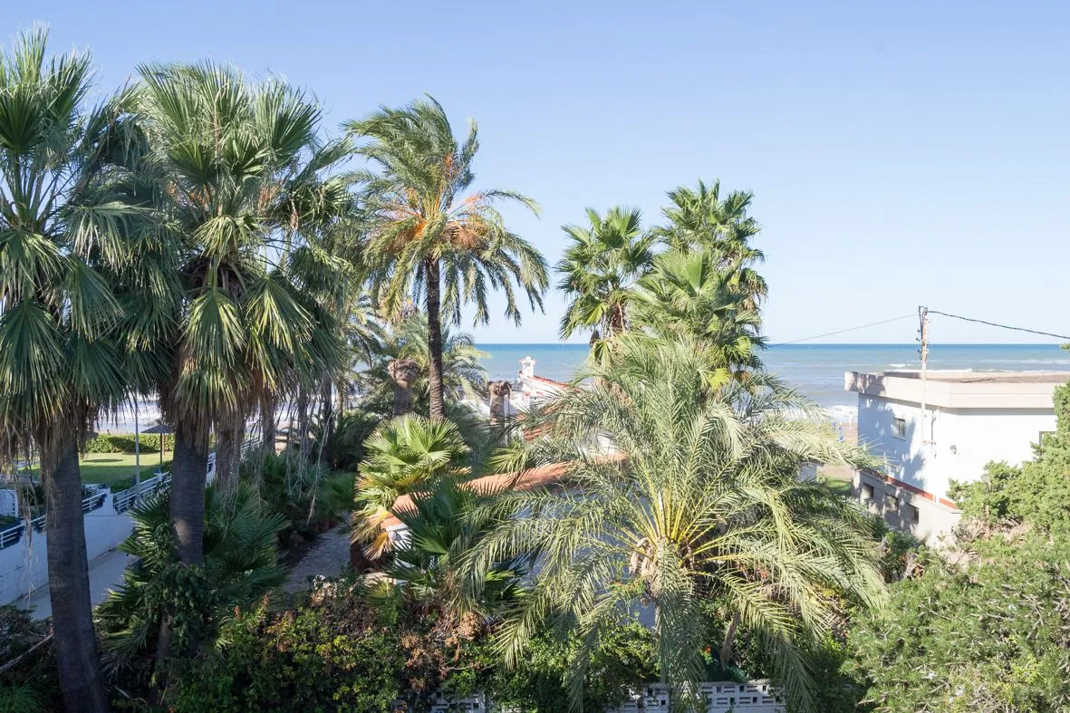 Gran villa de lujo en primera línea de playa de Dénia.
