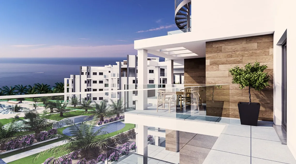Apartamento de obra nueva en primera línea en playa en Dénia