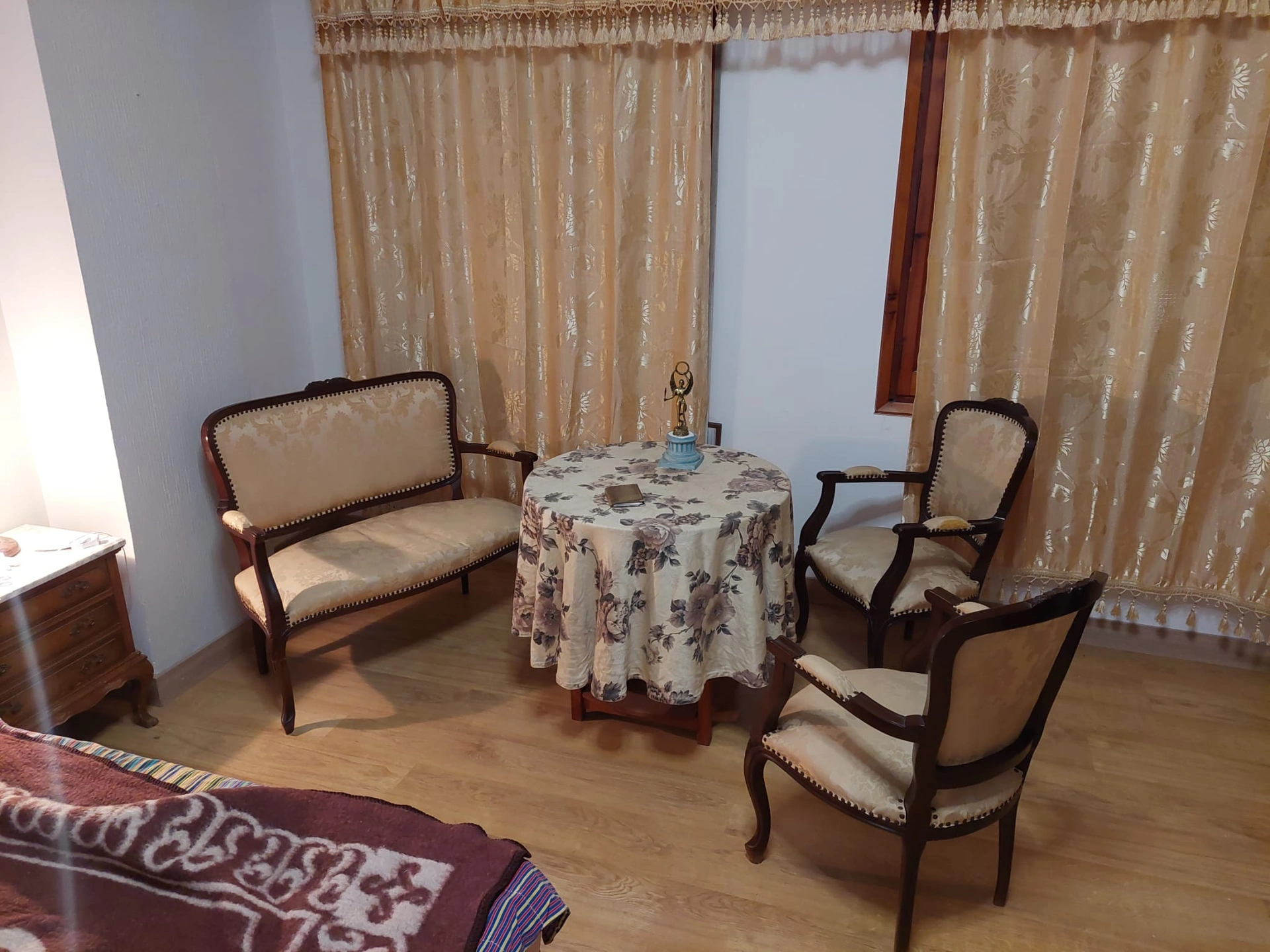 AMPLIA VIVIENDA EN ONDARA