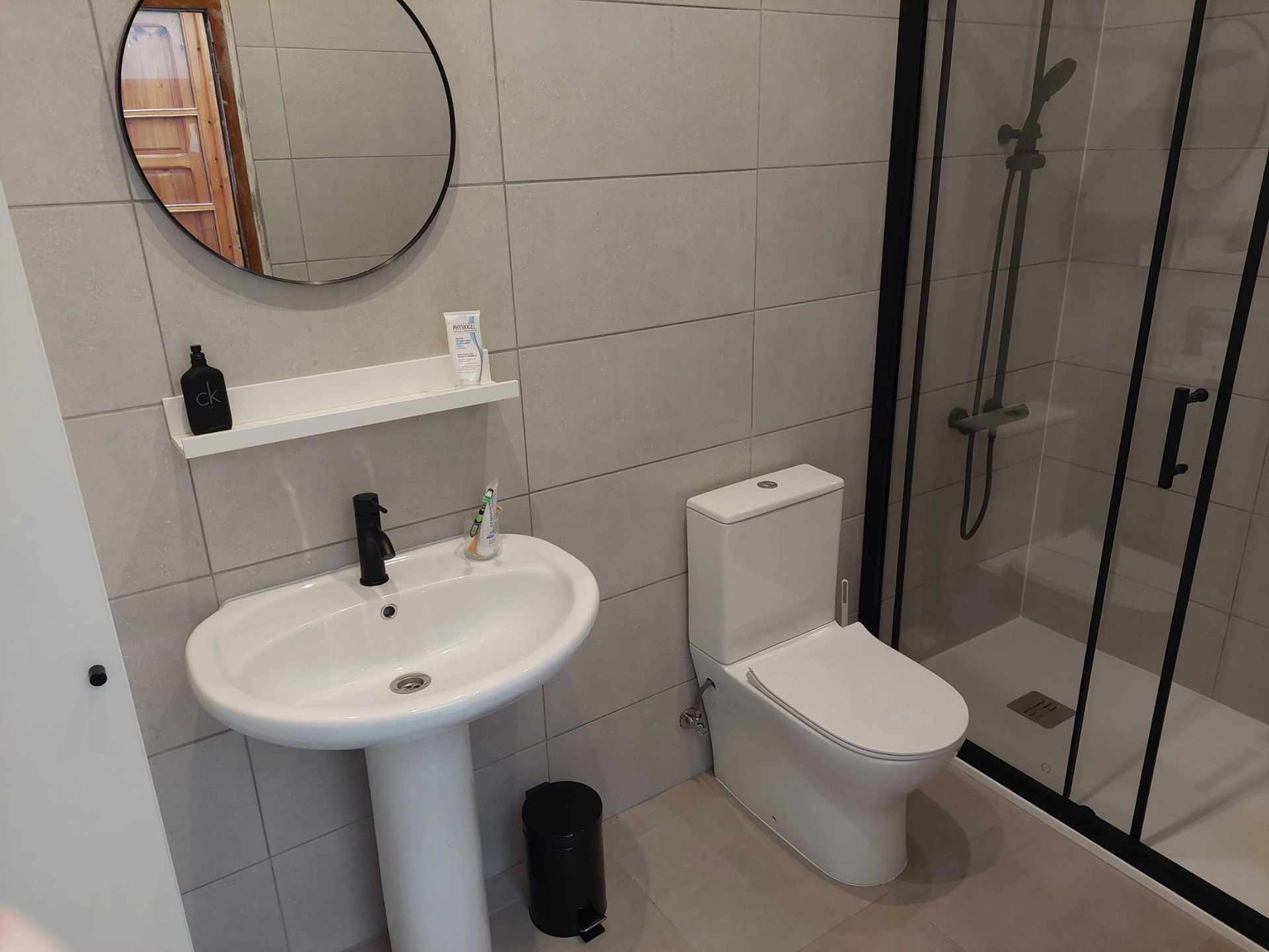AMPLIA VIVIENDA EN ONDARA