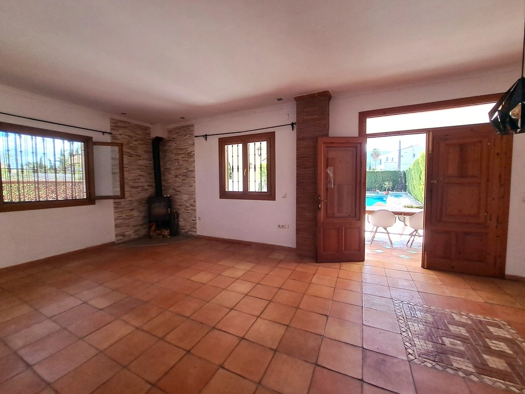 Villa con piscina para comprar en Orba.