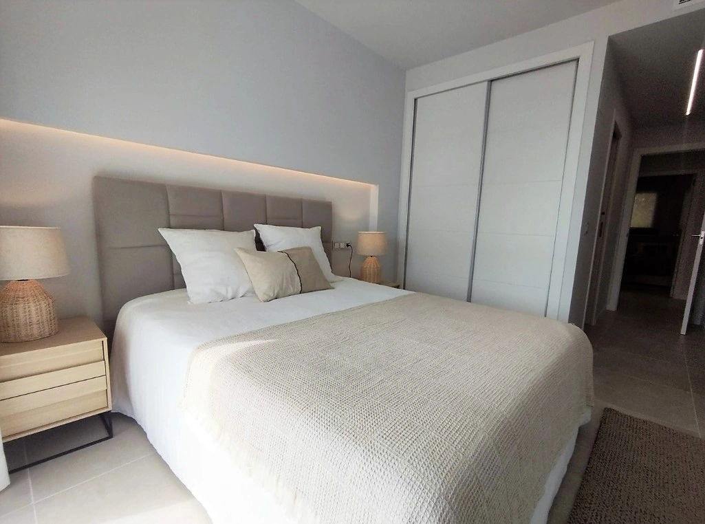 Apartamento de obra nueva en primera línea en playa en Dénia