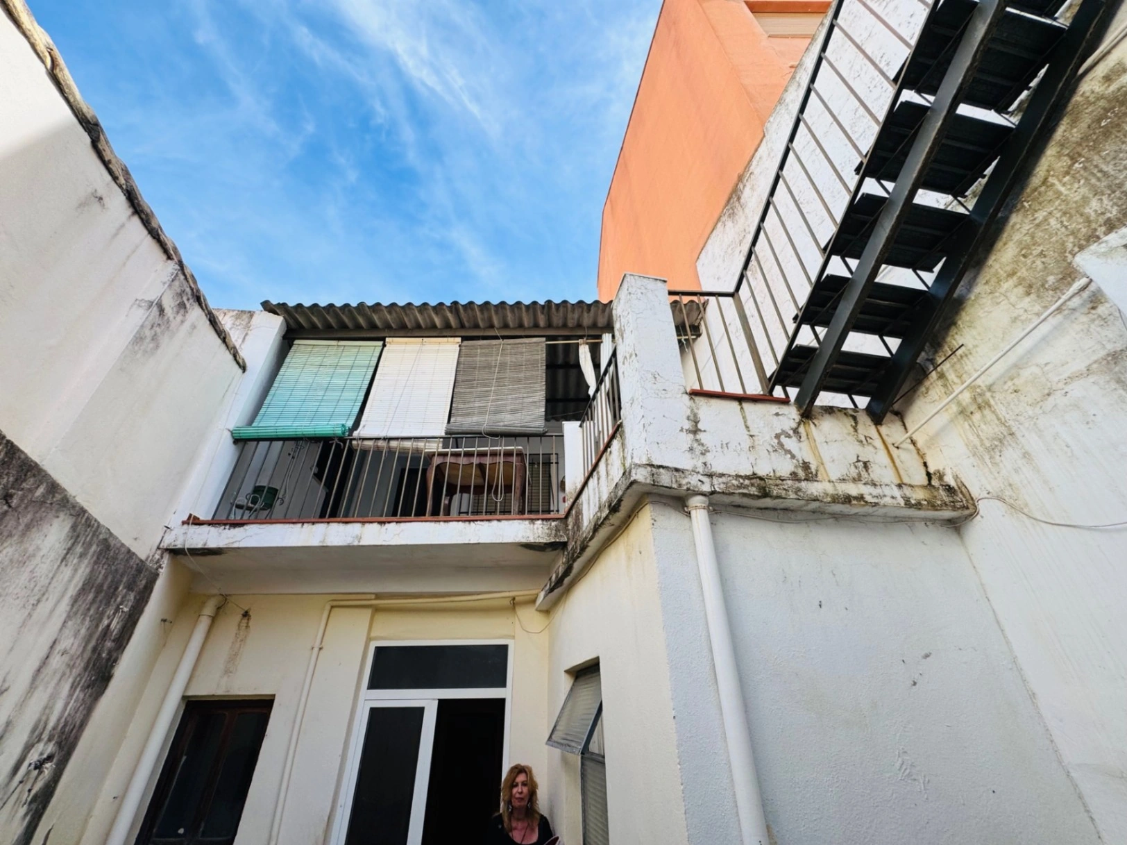 Casa de dos plantas en el centro de Orba (Alicante)