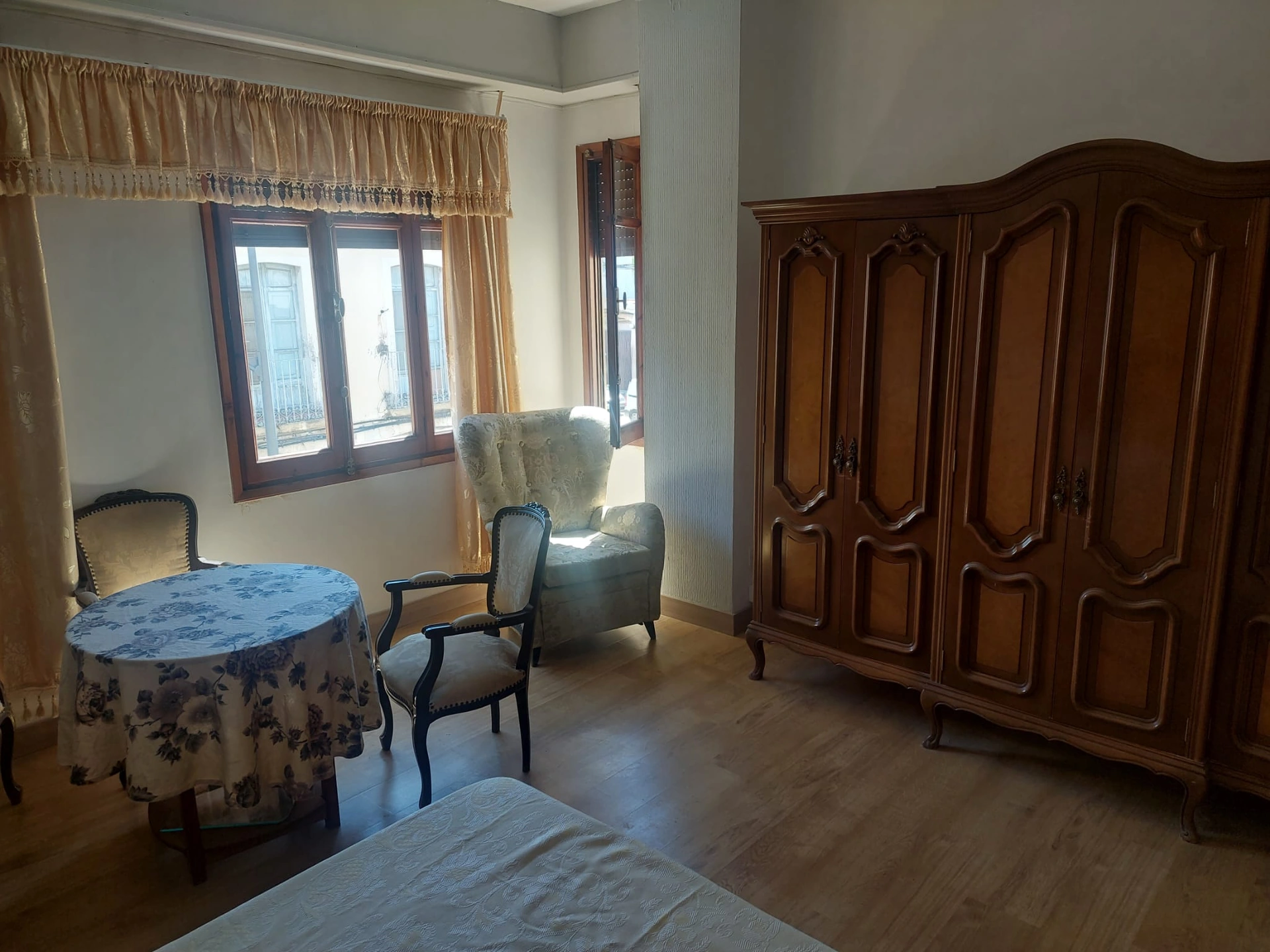 AMPLIA VIVIENDA EN ONDARA