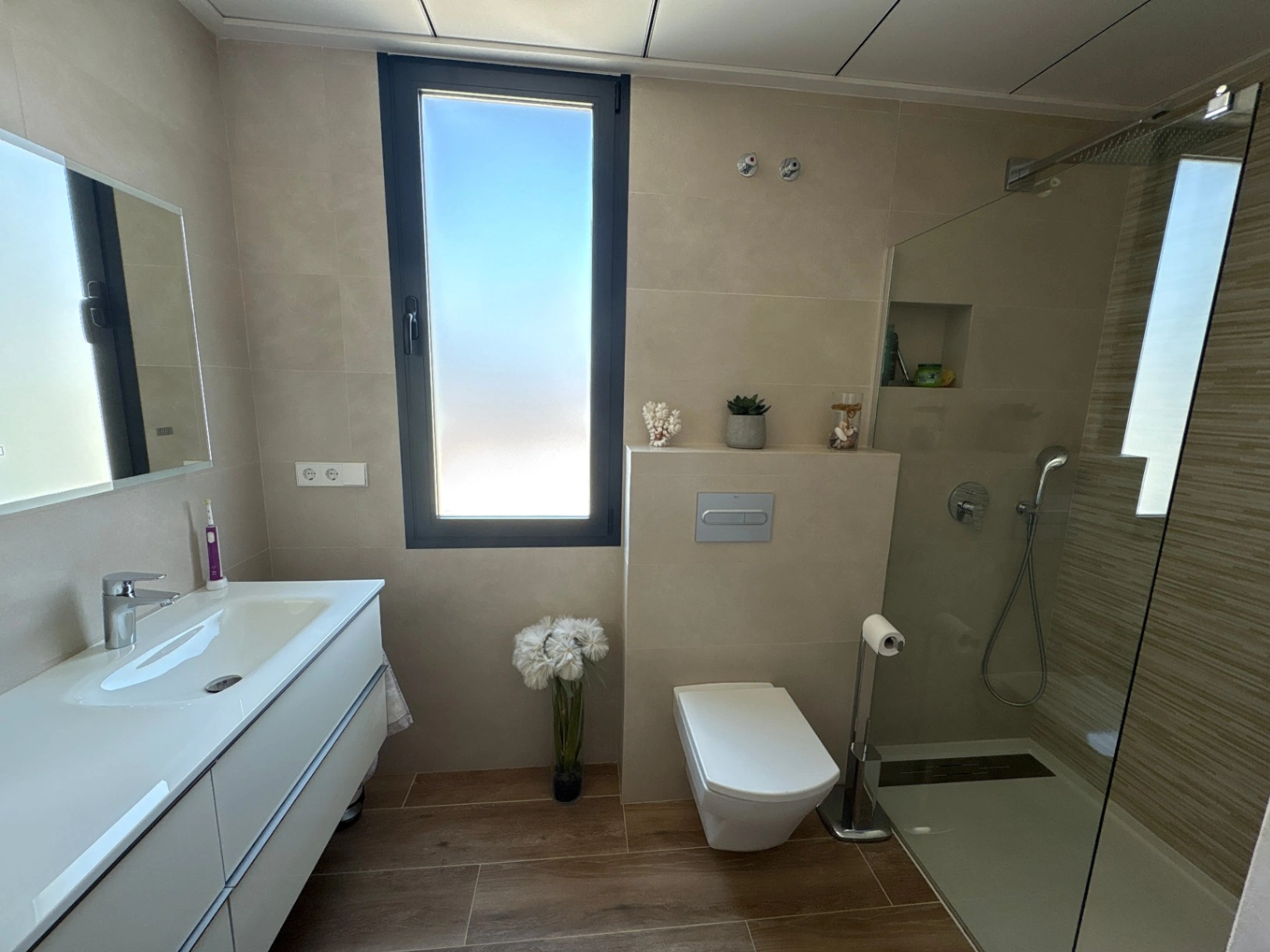 Chalet en Denia para alquiler a largo plazo con 3 dormitorios y piscina. Alto standing