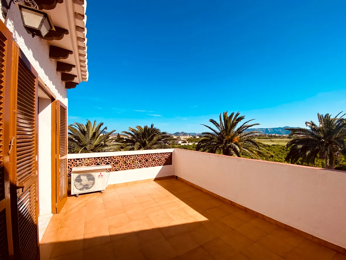 Gran villa en els Poblets.