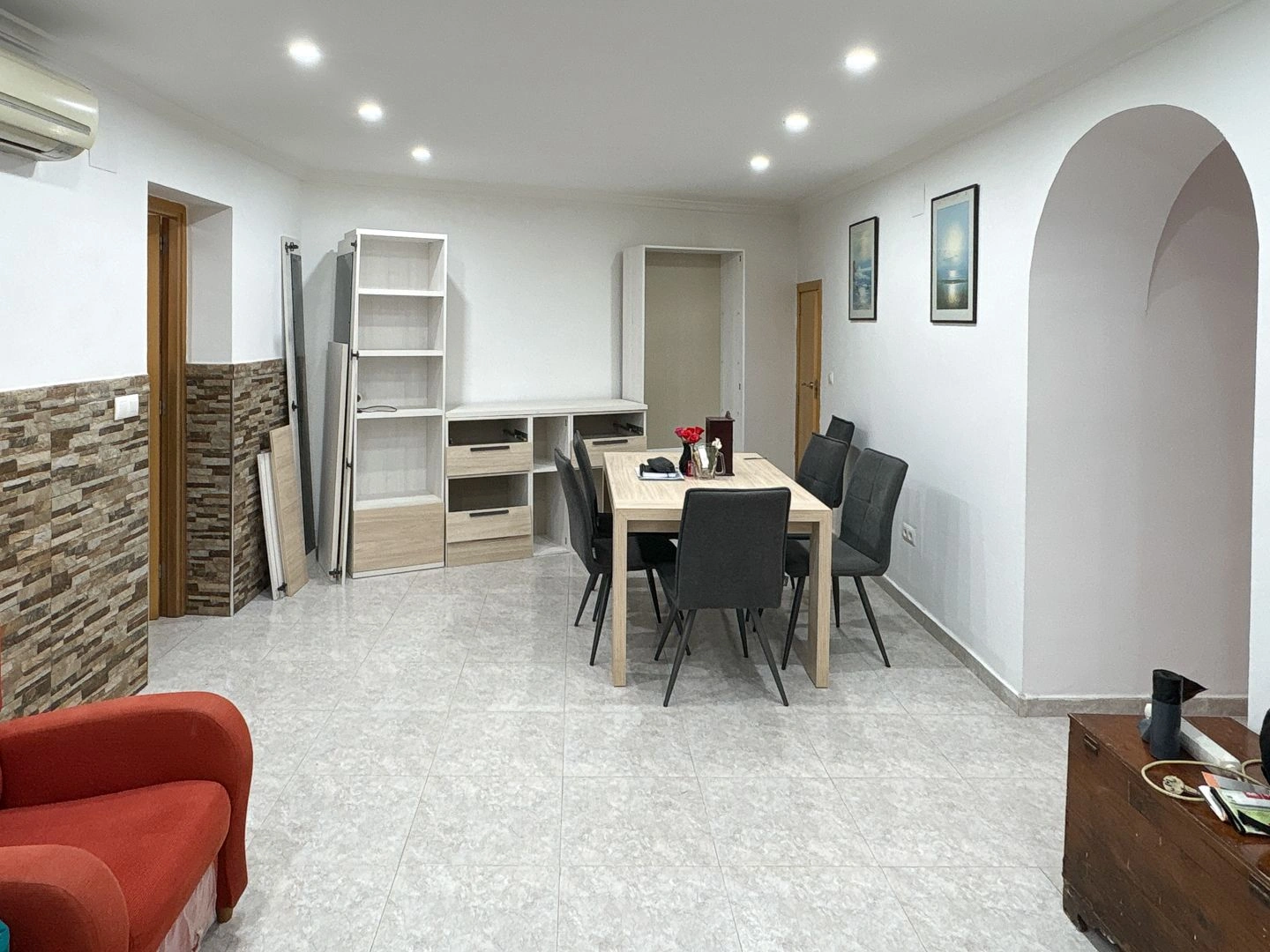 Auténtica casa de planta baja en Baix la Mar: junto al puerto y el corazón gastronómico de Dénia.
