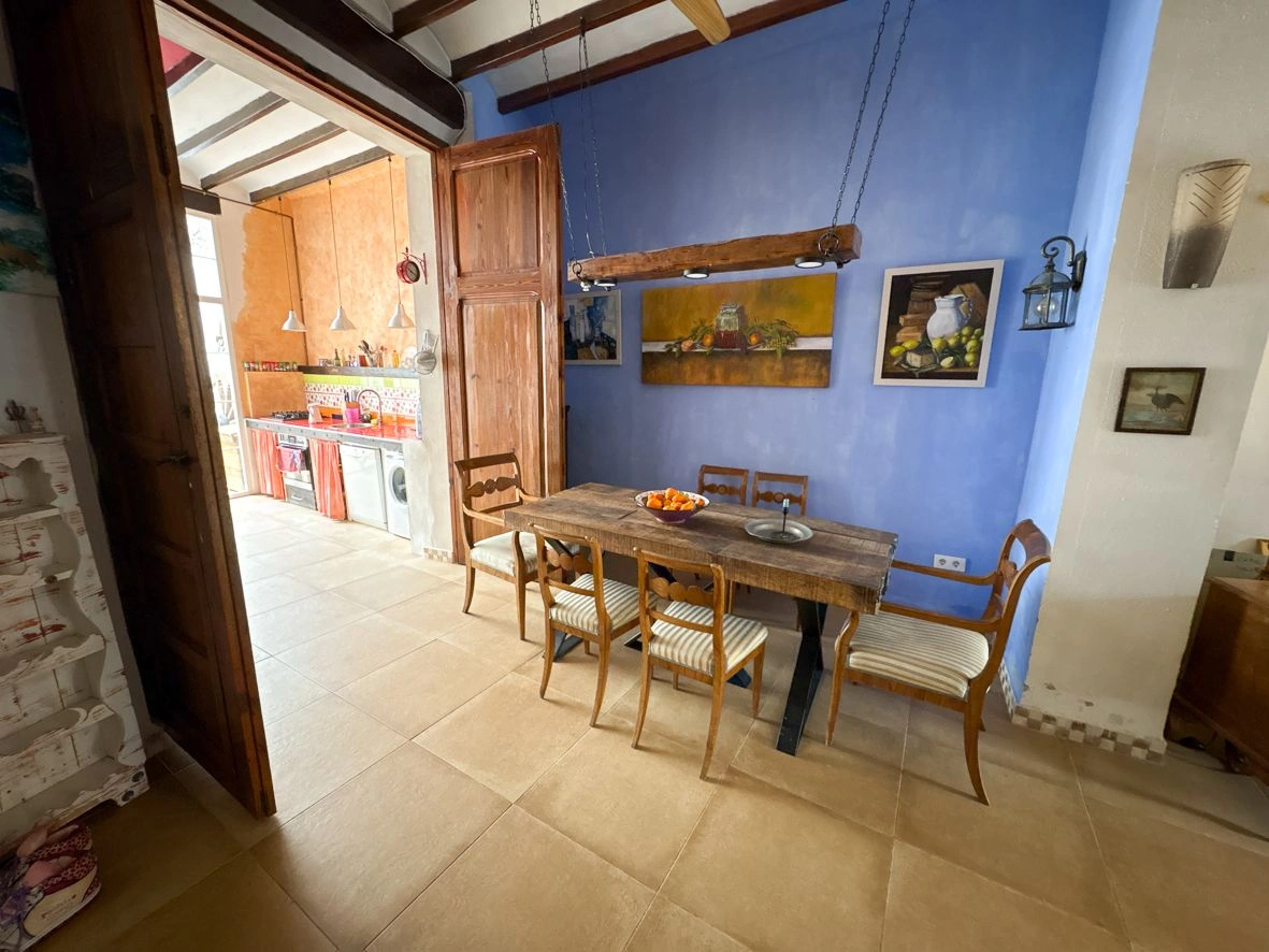 Casa de pueblo con increíble encanto en Pego