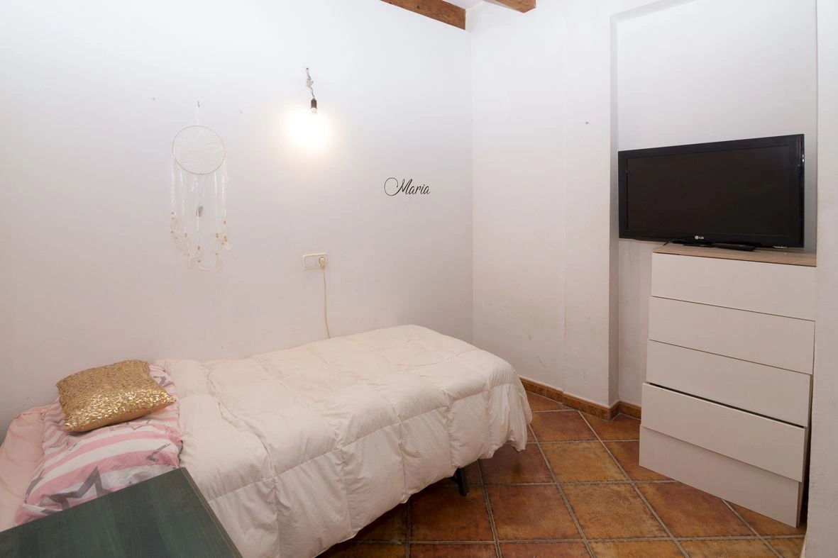 Casa de pueblo compuesta por 3 apartamentos en el centro de Dénia.