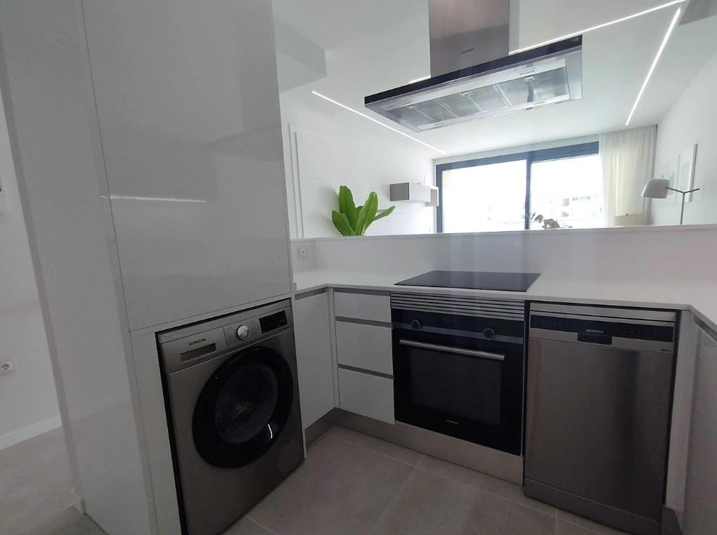 Apartamento de obra nueva en primera línea en playa en Dénia