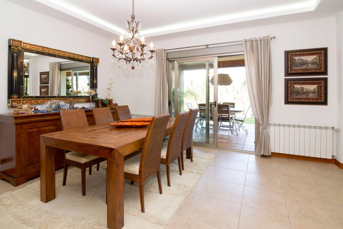 Gran villa cerca del mar y de la ciudad de Dénia.