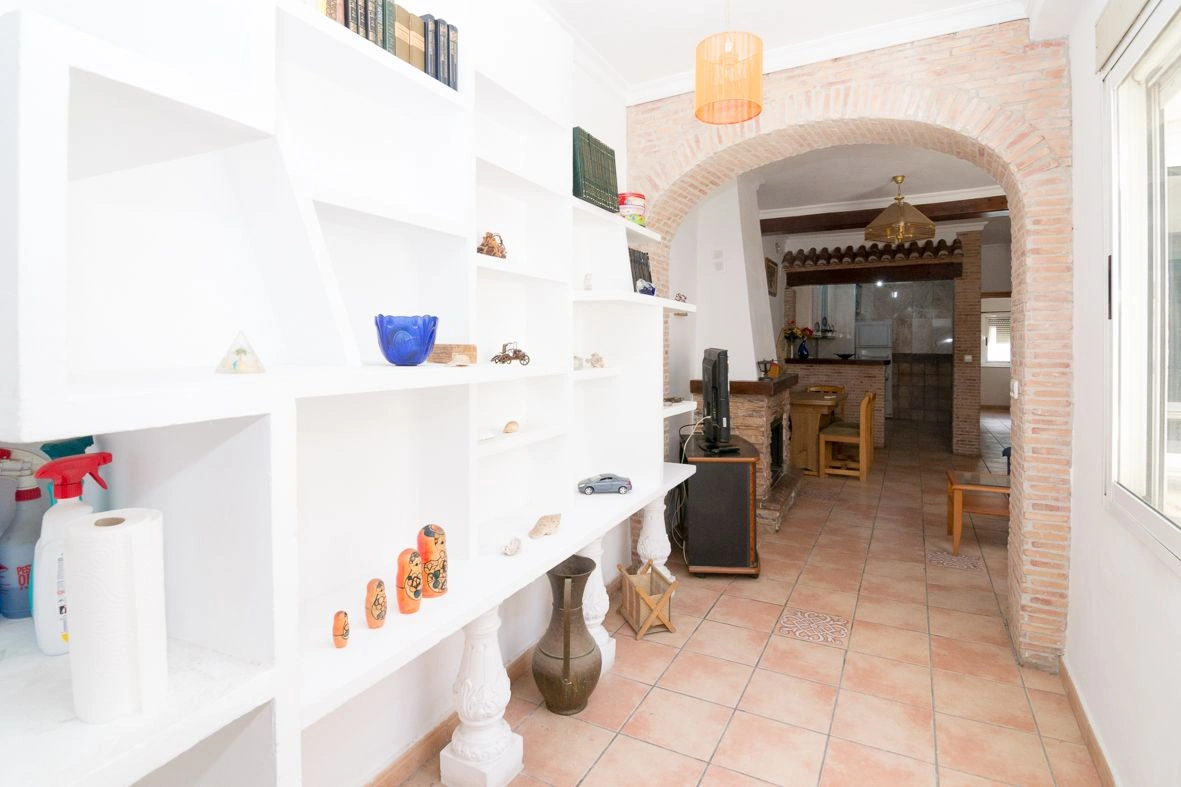 Casa de pueblo compuesta por 3 apartamentos en el centro de Dénia.