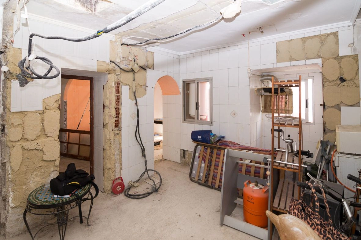 Casa de pueblo para reformar en el casco histórico de Dénia.