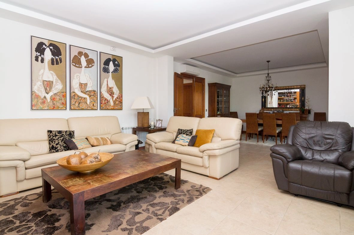 Gran villa cerca del mar y de la ciudad de Dénia.
