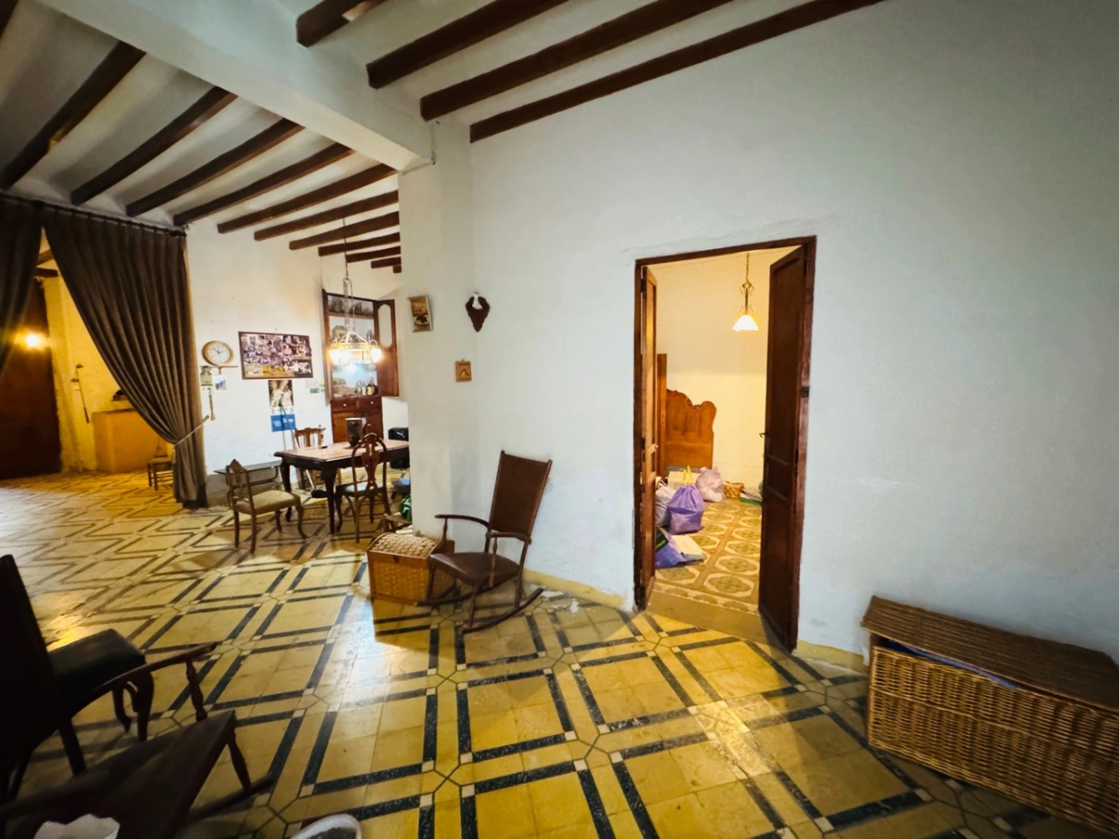 Casa de dos plantas en el centro de Orba (Alicante)
