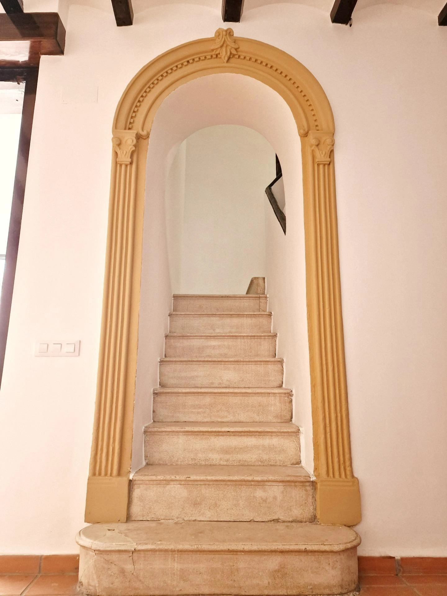 Casa de pueblo de estilo mediterráneo cerca del mar