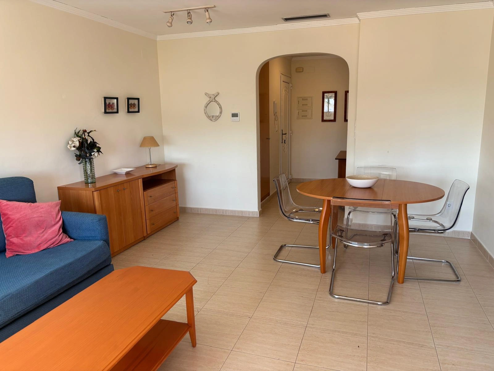 APARTAMENTO PARA TODO EL AÑO DE 2 DORMITORIOS ( DISPONIBLE A PARTIR DE SEPTIEMBRE 2025 )