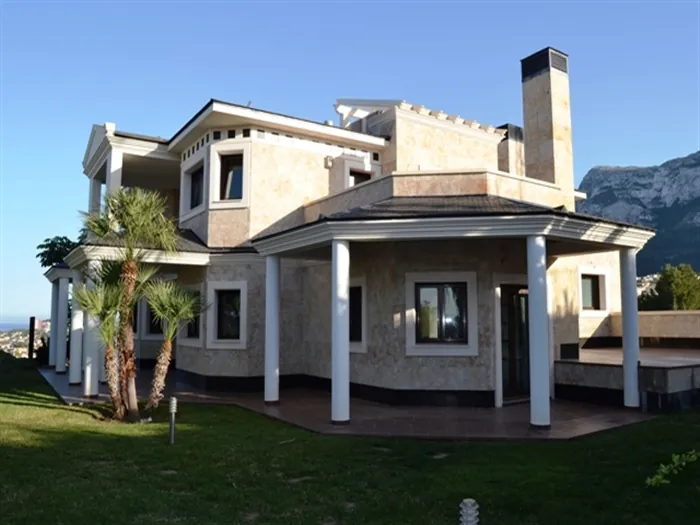 Villa | Chalet en venta en Dénia