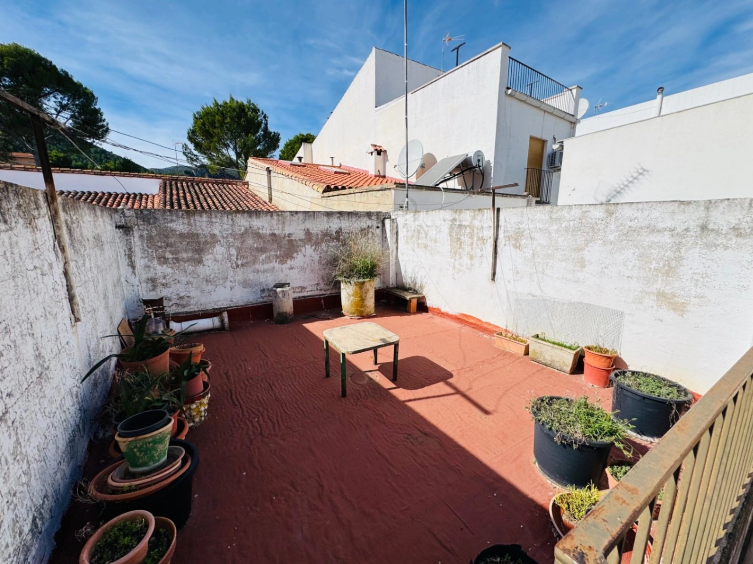 Casa de dos plantas en el centro de Orba (Alicante)
