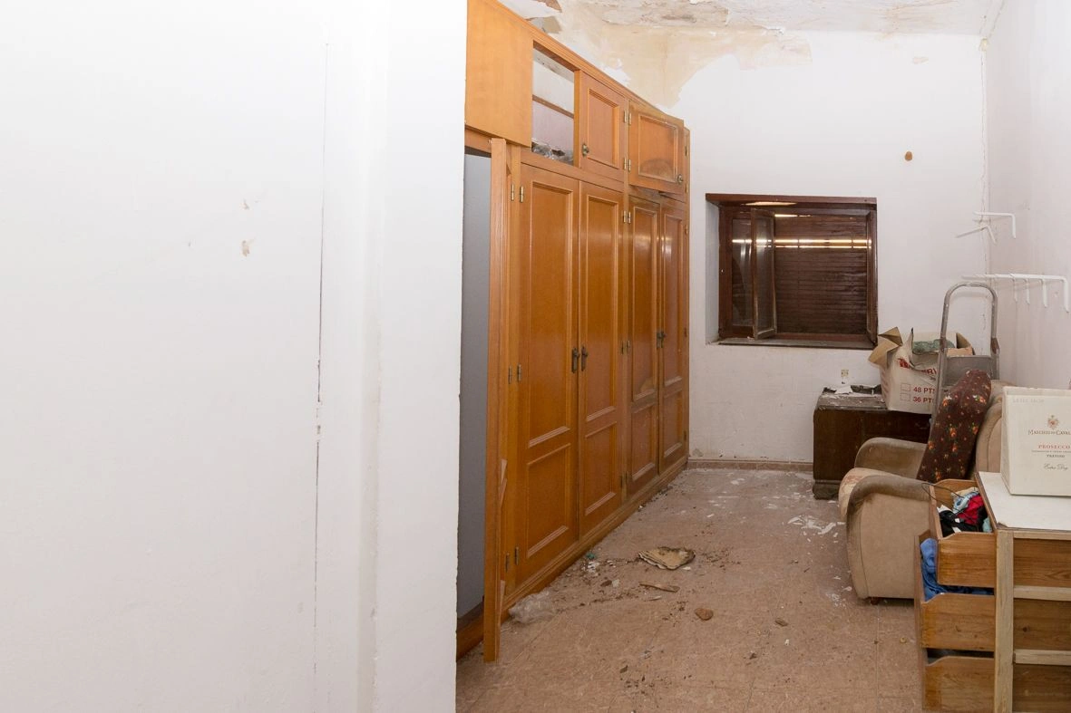Casa de pueblo para reformar en el casco histórico de Dénia.