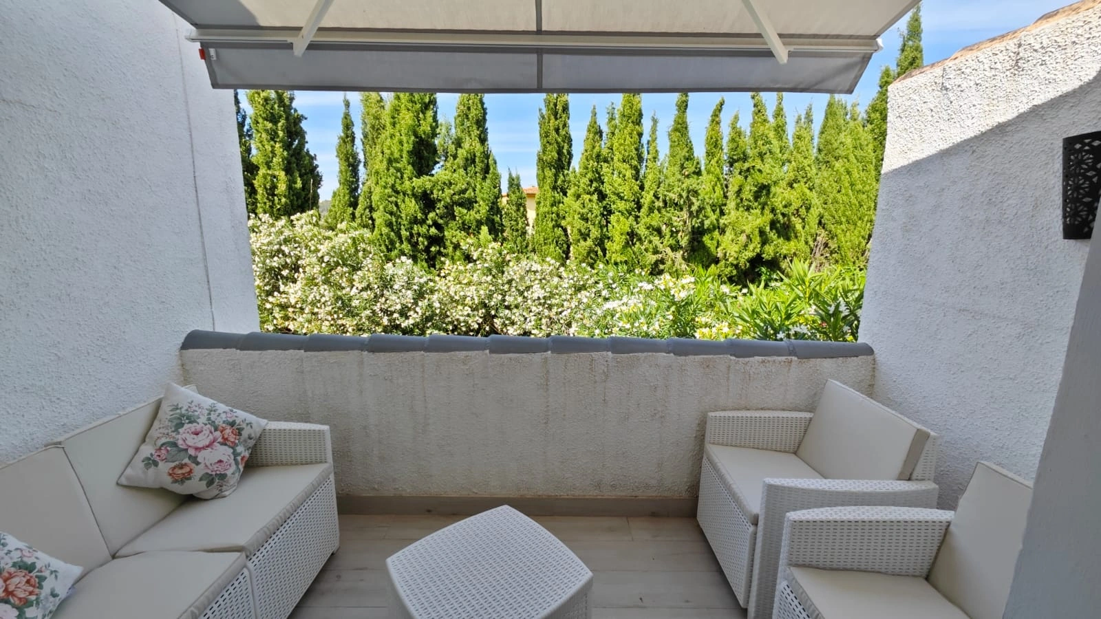 CASA*CHALET CON MUCHO  ENCANTO EN URBA. EN PEDREGUER
