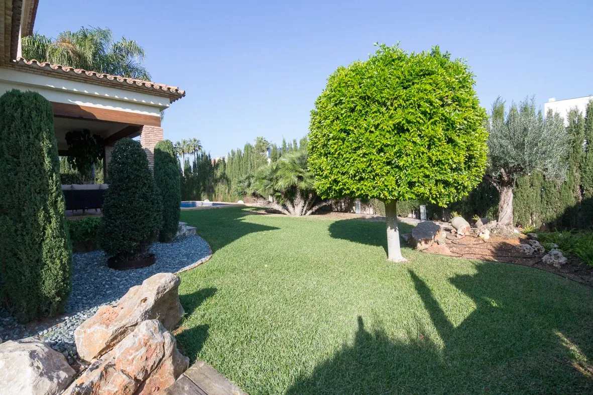 Gran villa cerca del mar y de la ciudad de Dénia.