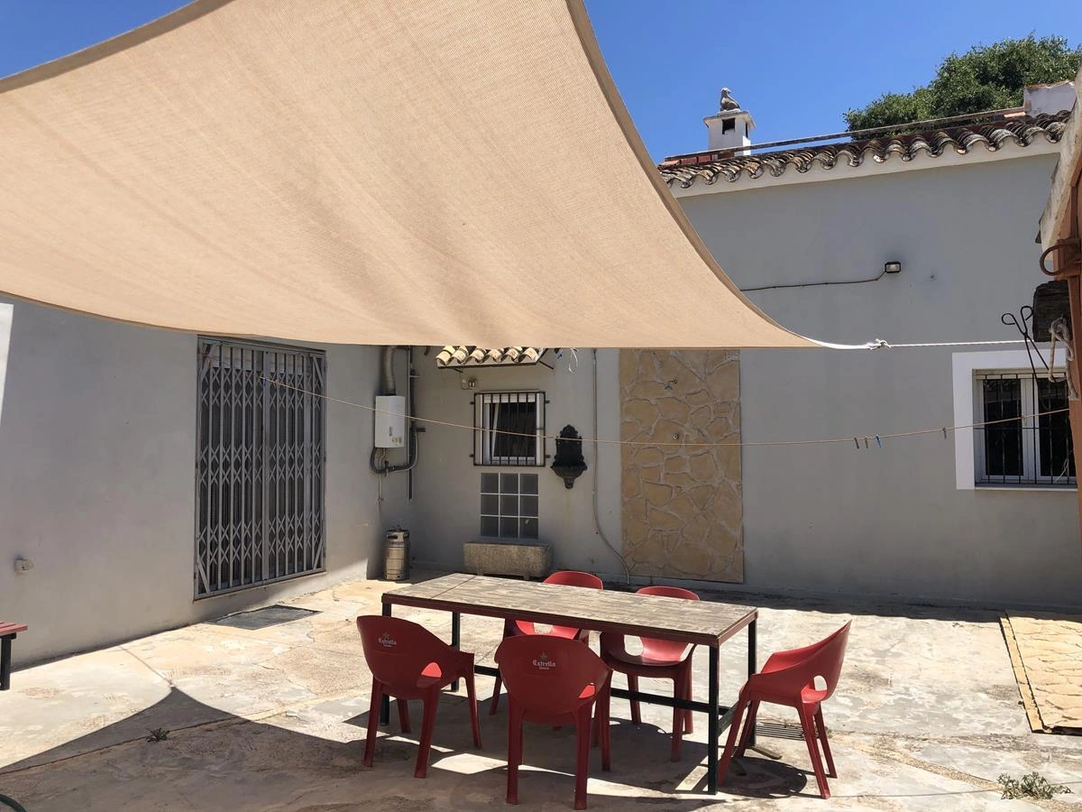 Ondara. Casa de campo amplia con piscina en venta