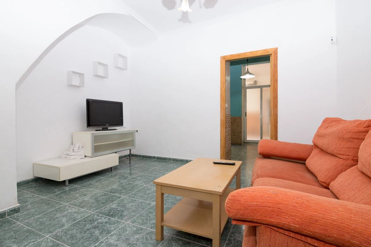Casa de pueblo compuesta por 3 apartamentos en el centro de Dénia.