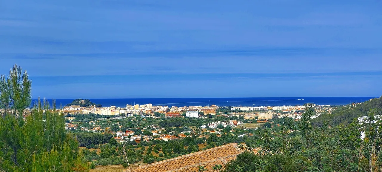 Parcela en Denia con vistas al mar