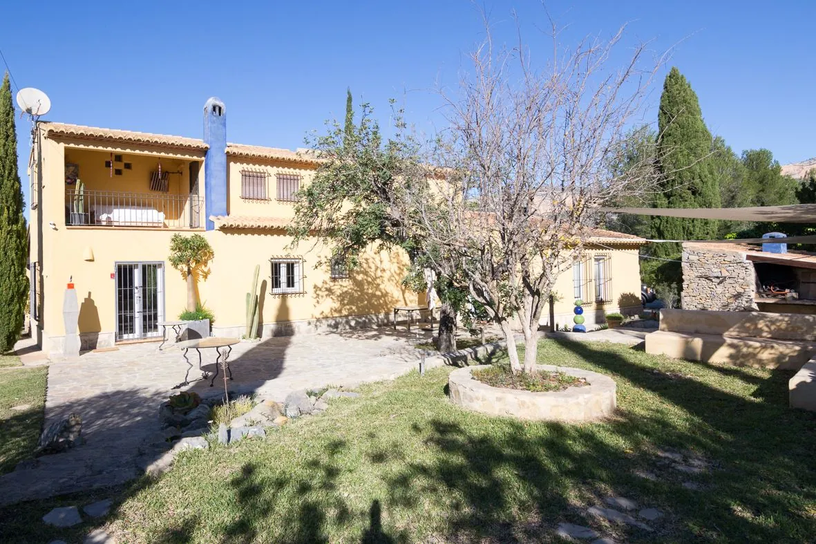 Finca rústica con carácter.