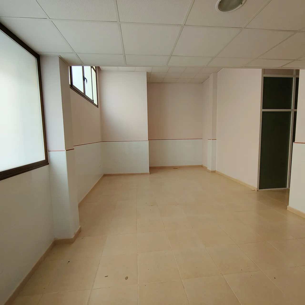 Gran local comercial en Denia