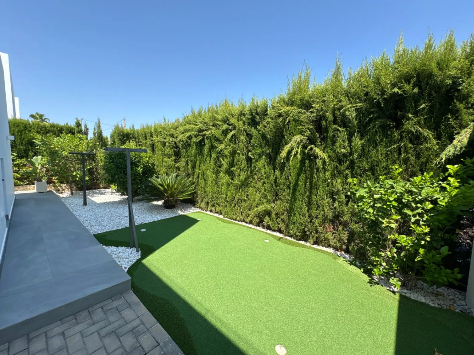 Chalet en Denia para alquiler a largo plazo con 3 dormitorios y piscina. Alto standing