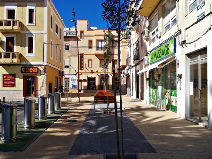 Local Comercial en alquiler en Dénia