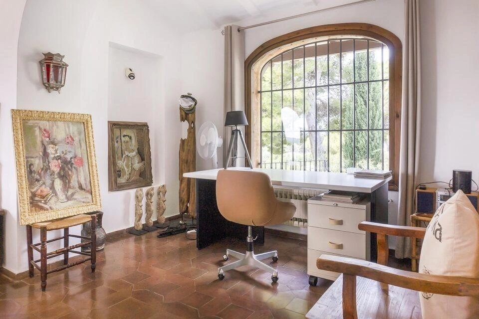 Villa en Jávea con Vistas al Mar y al Montgó
