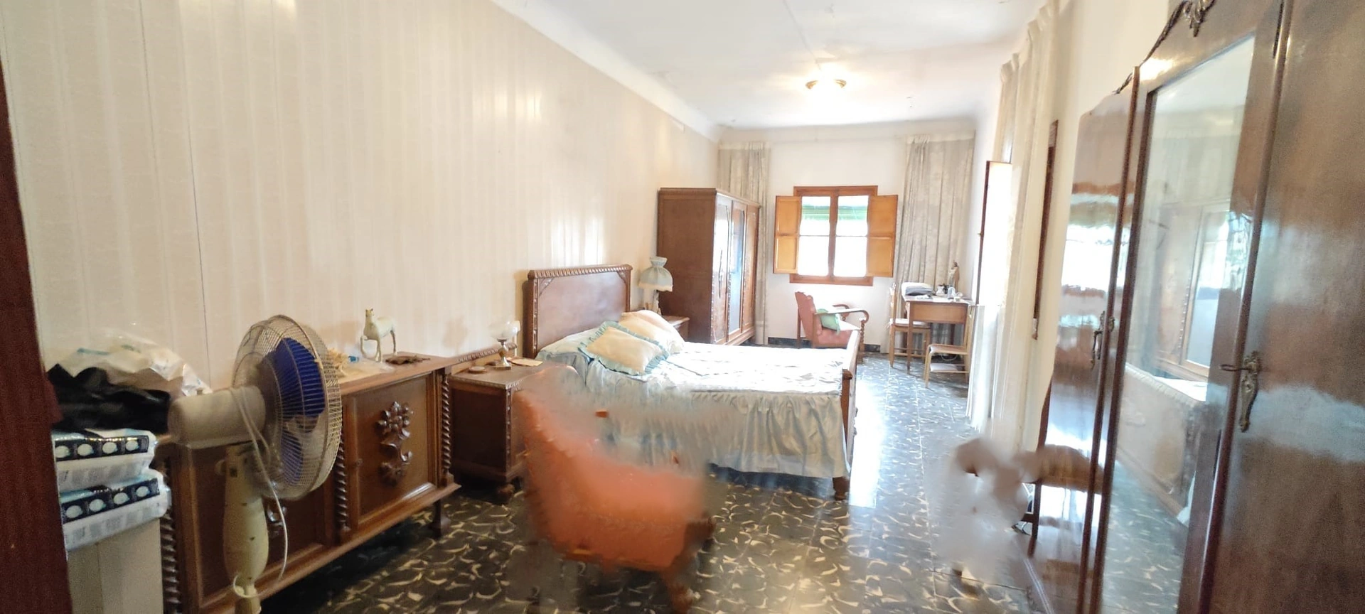 MAISON DE VILLE EN DUPLEX AVEC COUR PAYSAGÉE
