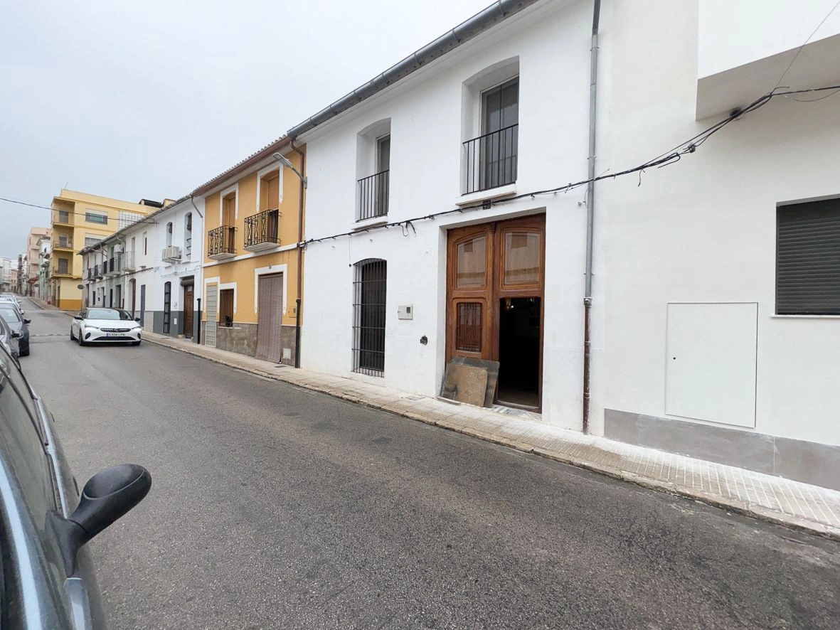 Casa de pueblo con increíble encanto en Pego