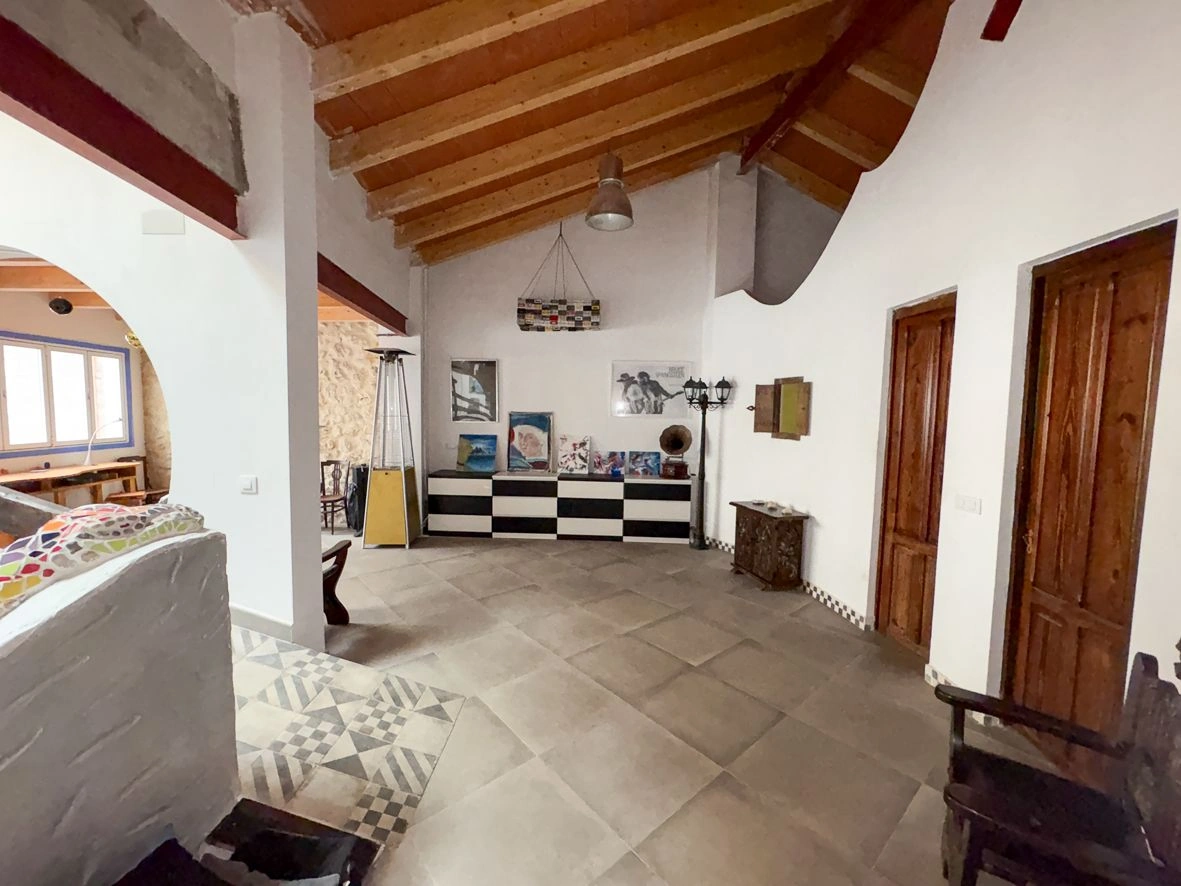 Casa de pueblo con increíble encanto en Pego