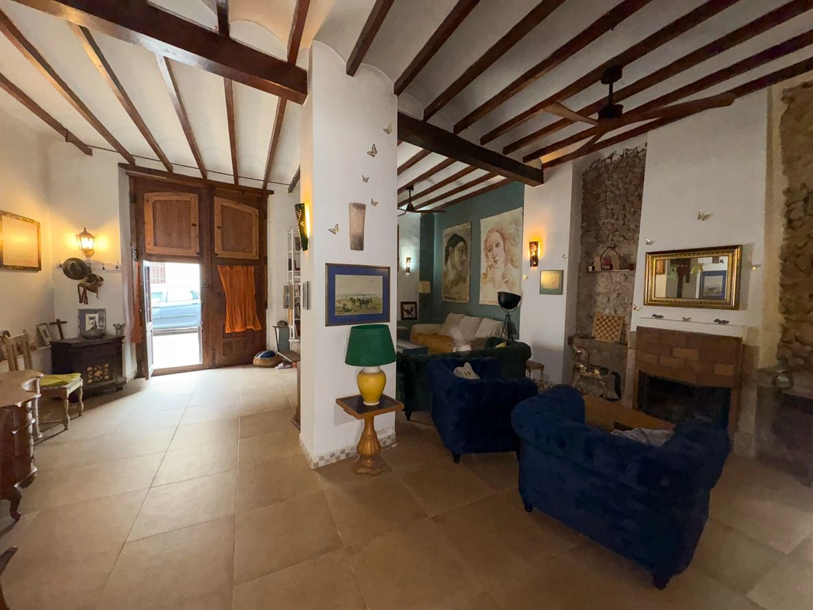 Casa de pueblo con increíble encanto en Pego