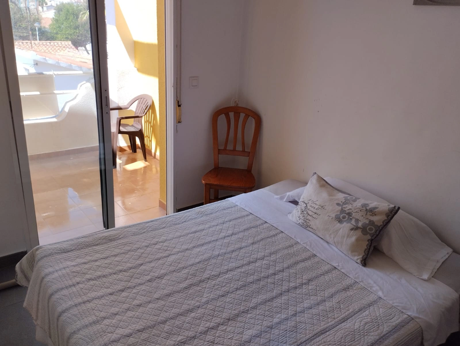 TRIPLEX EN PREMIÈRE LIGNE DE PLAGE ELS POBLETS