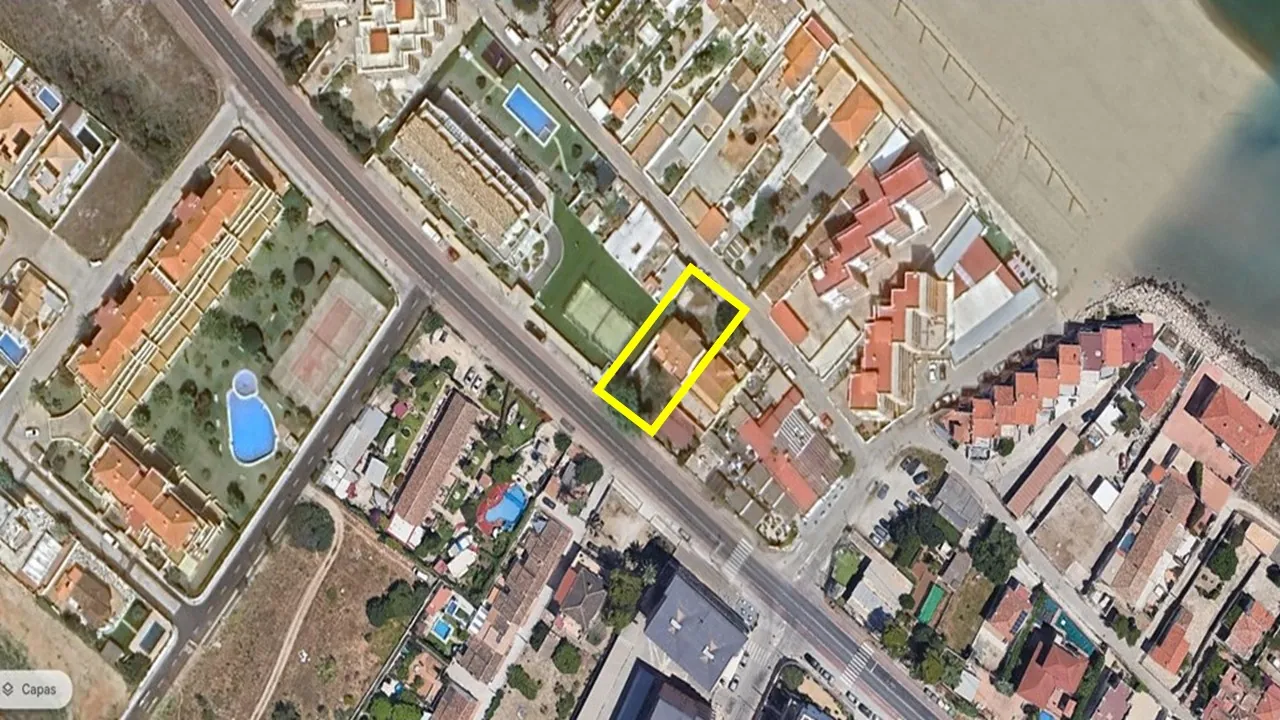 Chalet en reforma a la VENTA-Denia, Las Marinas - 2ª Línea al Mar -  jardín.