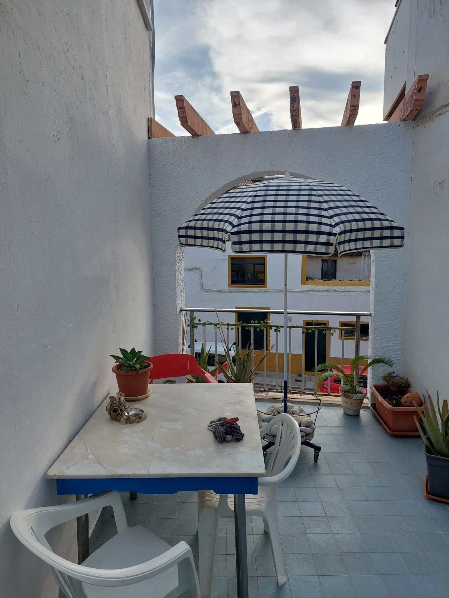 AMPLIA VIVIENDA EN ONDARA