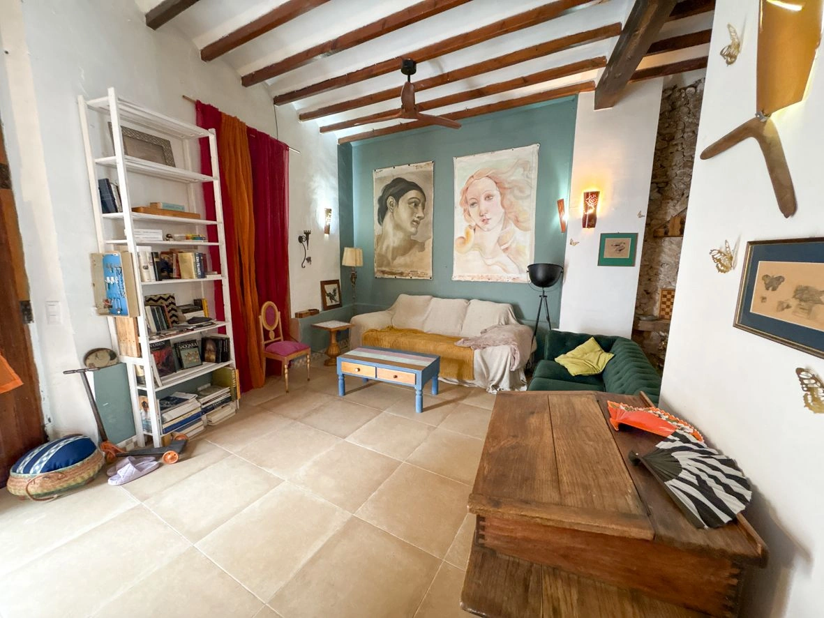 Casa de pueblo con increíble encanto en Pego