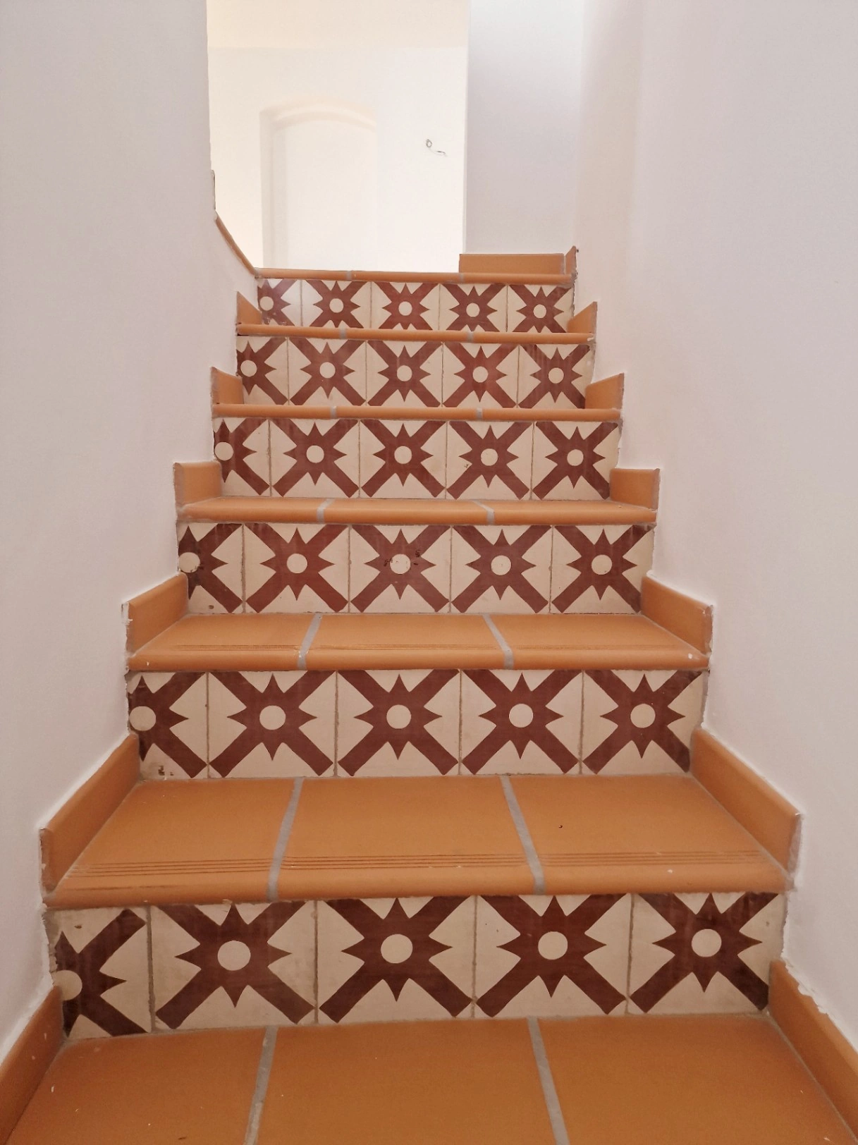 Casa de pueblo de estilo mediterráneo cerca del mar