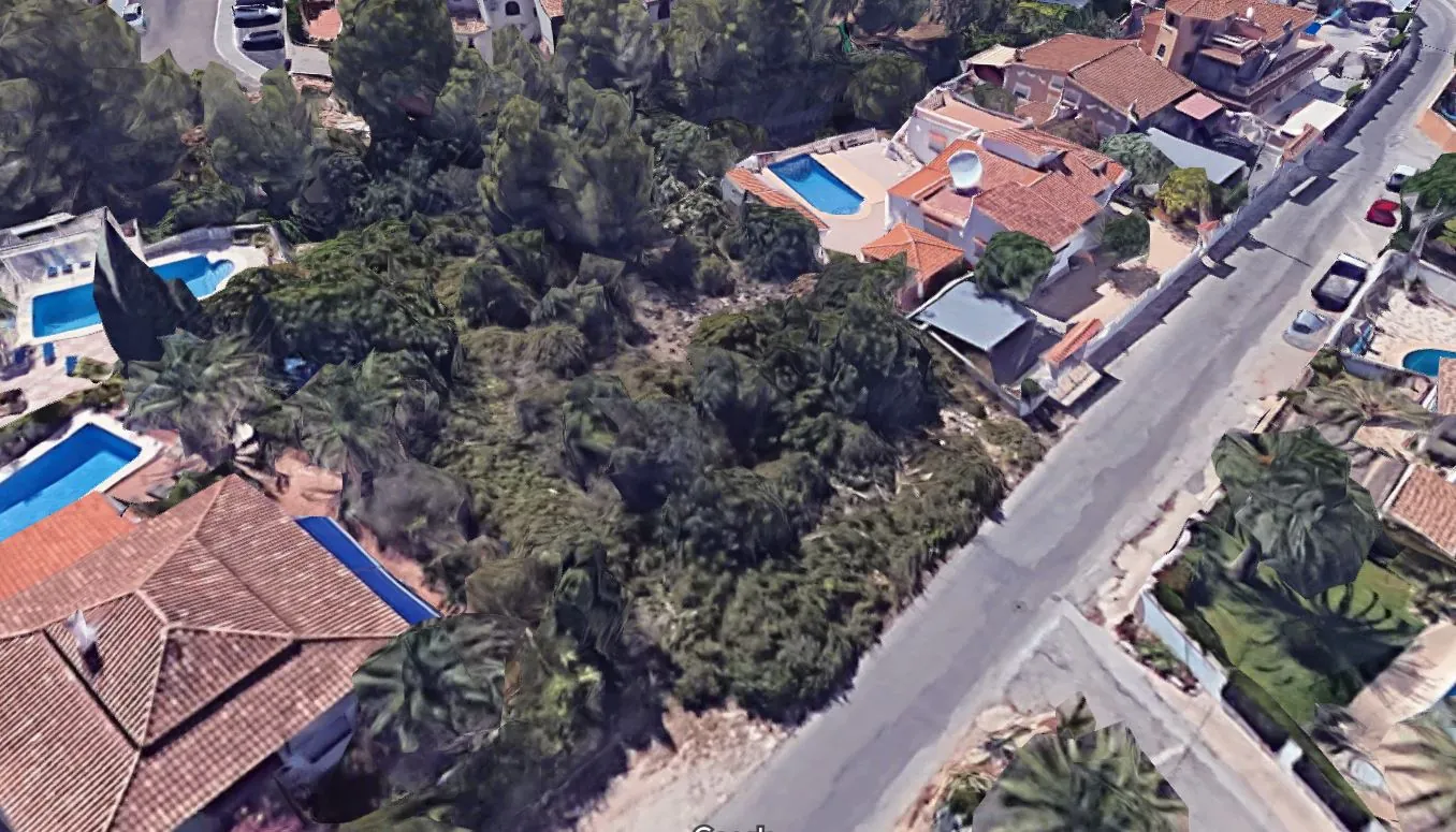 Parcela edificable en venta en Denia