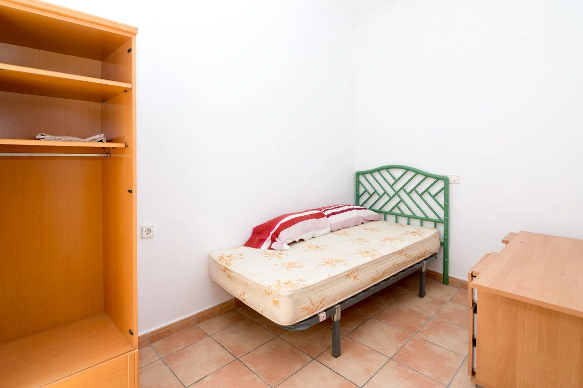 Casa de pueblo compuesta por 3 apartamentos en el centro de Dénia.