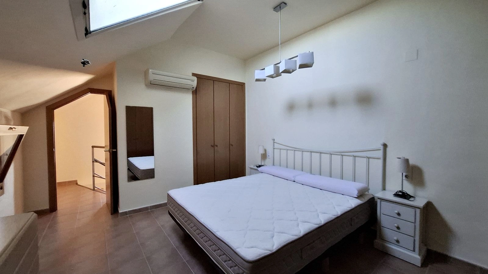 MODERNO ÁTICO DUPLEX EN ALQUILER ANUAL