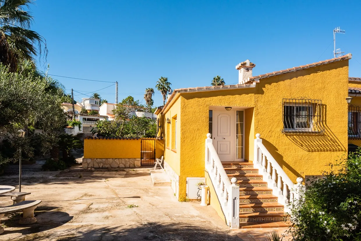 CHALET EN VENTA EN DÉNIA ZONA MONTGO