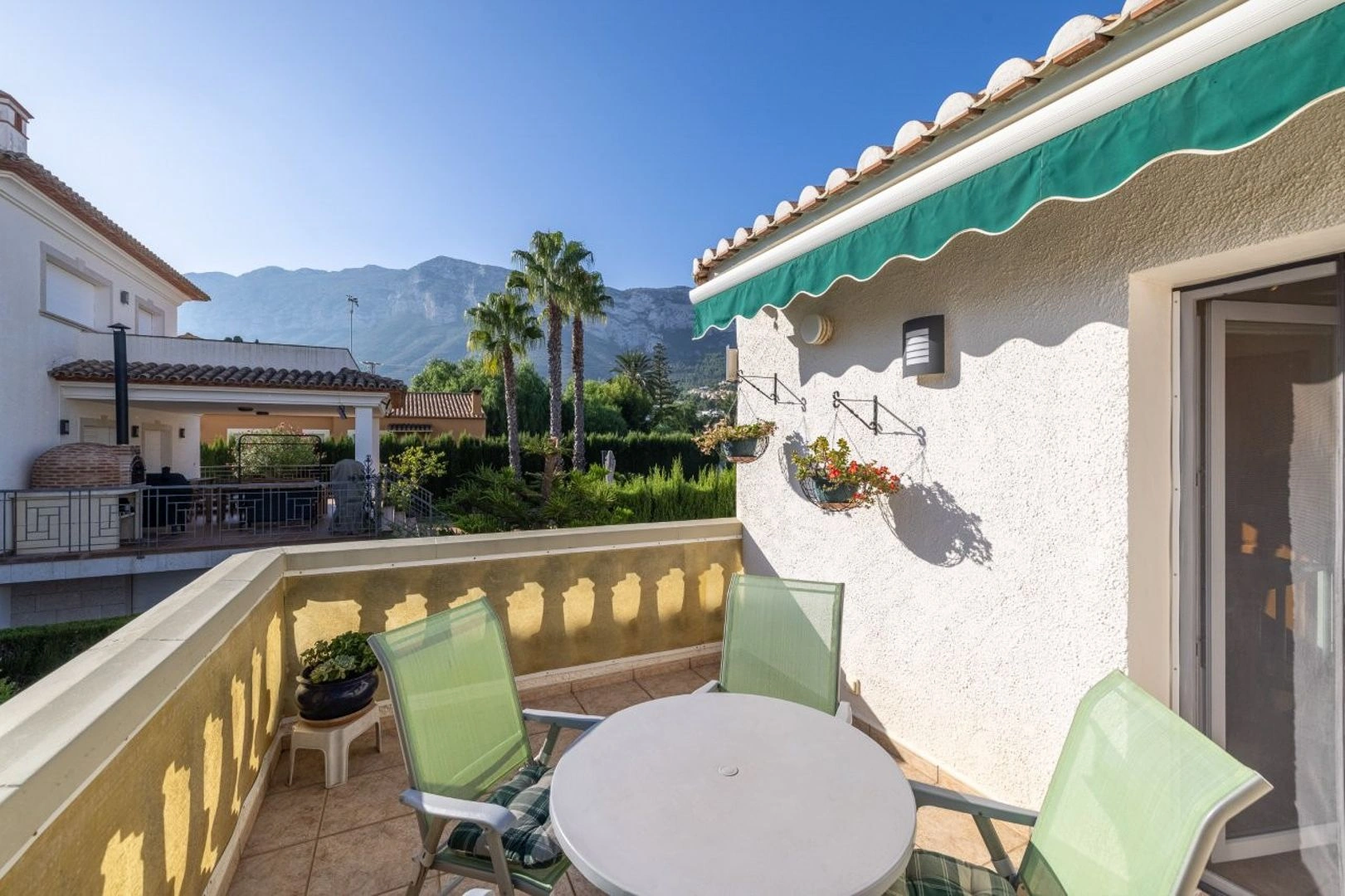 Chalet ideal como primera residencia, a un paso del centro de Dénia – Zona Paidos